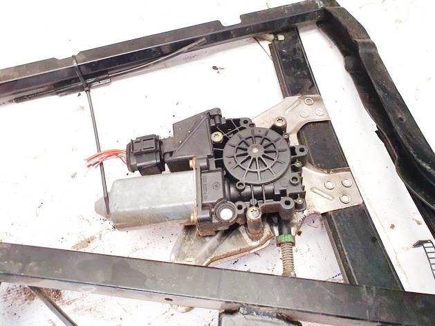 Audi A6 1997 Silnik podnośnika szyby drzwi - PRZEDNIE PRAWE