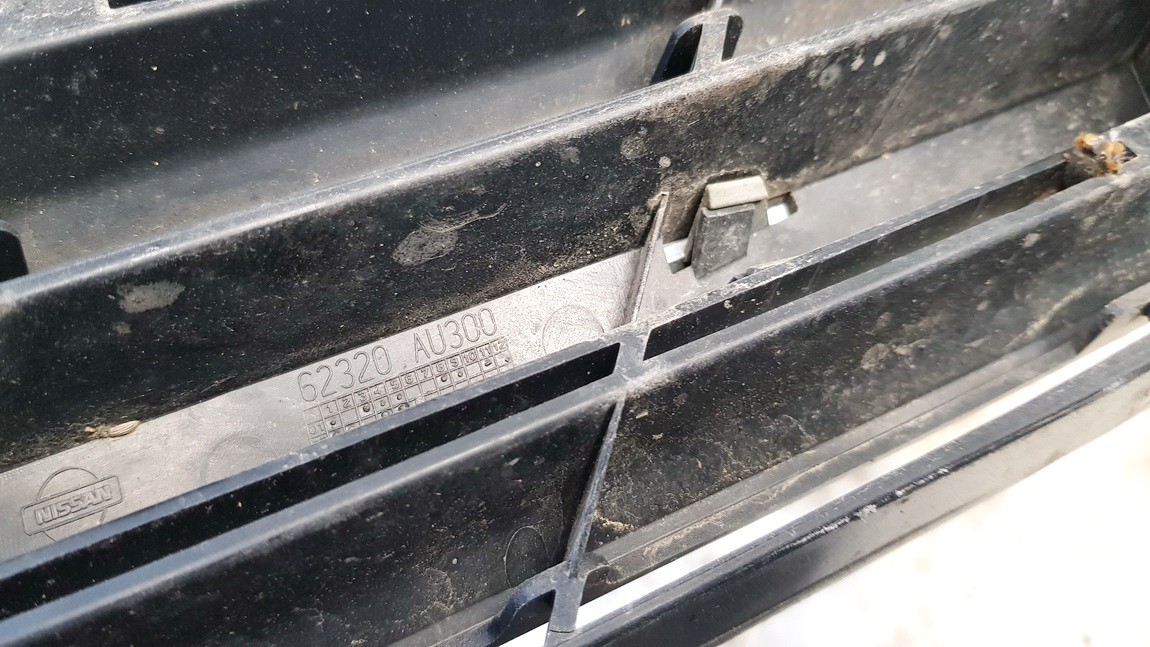 62320AU300 Nissan Primera 2003 Hood grille - FRONT - Thumbnail 3