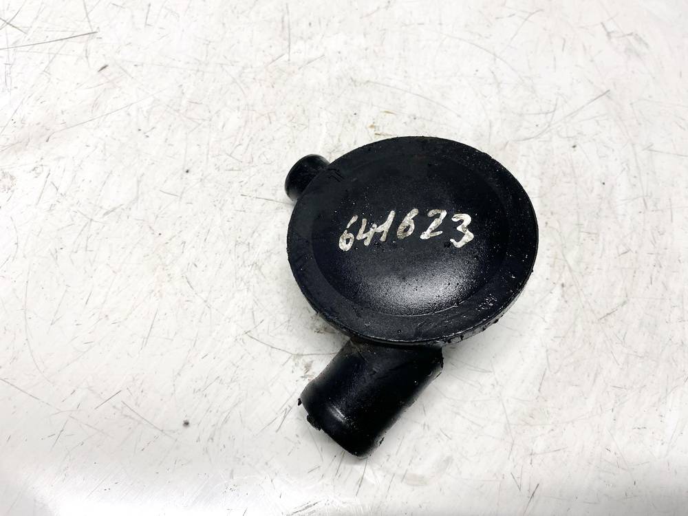 028129101D Volkswagen Golf 1996 Vacuum pump - Breather (PCV Engine Breather Valve)