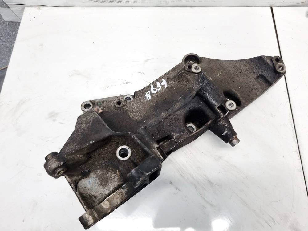 8200183234 Renault Megane 2003 Engine Mount Bracket and Gearbox Mount Bracket