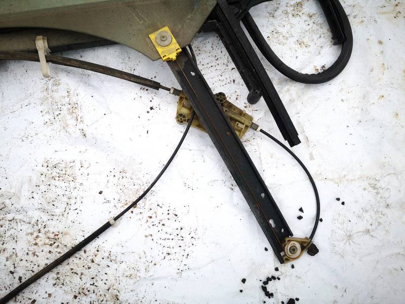 Audi A6 2006 Durvju loga pacēlājs - PRIEKŠA PA LABI - Thumbnail 2