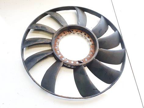 058121301B Volkswagen Passat 2000 Fan Blade