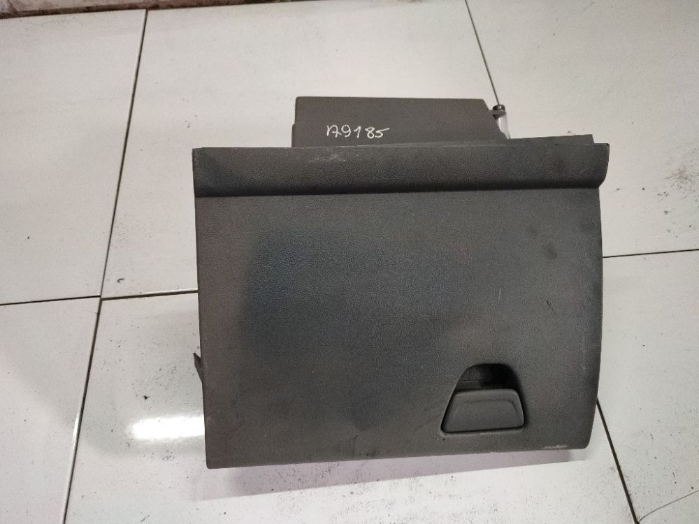 AM51R06044ACW Ford C-MAX 2012 Schowek