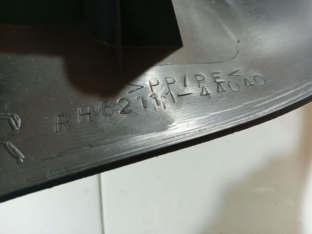 6211144040 Toyota Avensis Verso 2005 Wykończenie wnętrza (plastikowe elementy) - Thumbnail 4