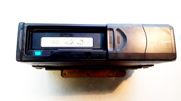 8364931 BMW 5-Series 2002 CD changers