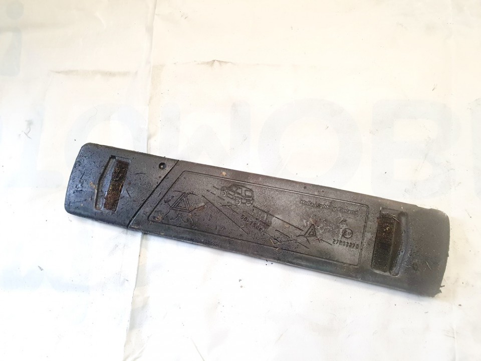 SAAB 9-3 1998 Warning Triangle Integrated into Trunk