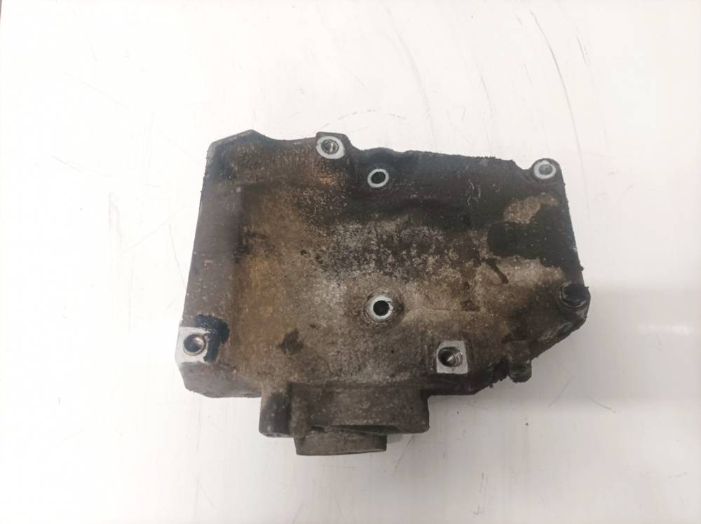 038260885B Volkswagen Passat 1999 Variklio kronsteinas ir Greiciu dezes kronsteinas