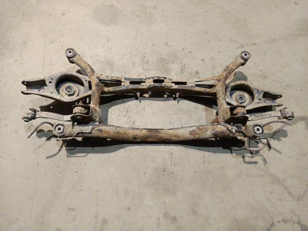 Volkswagen Passat 2006 Belka mostu - TYLNE