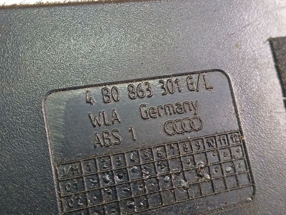 4B0863301 Audi A6 2003 Salona apdare (plastmasas) - Thumbnail 4