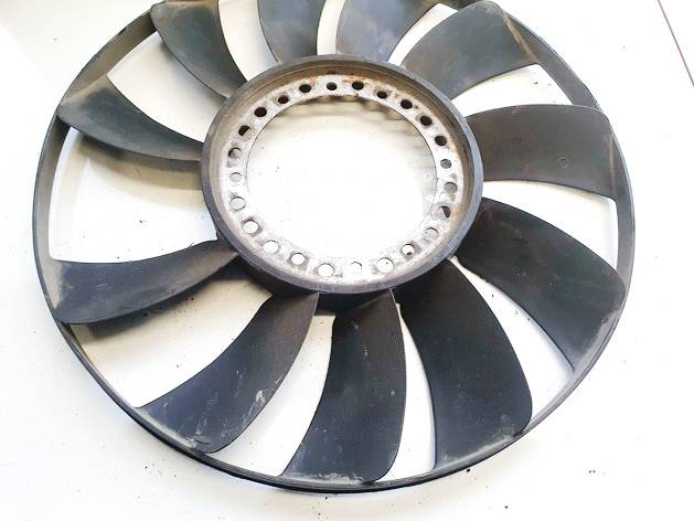 058121301B Volkswagen Passat 2000 Fan Blade