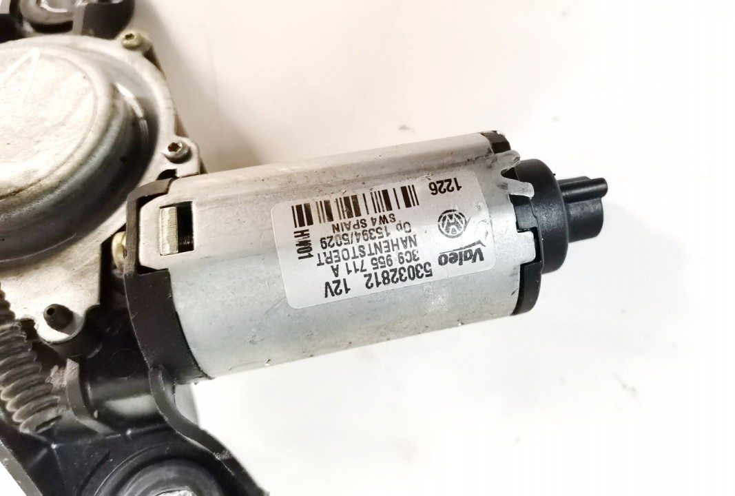 53032812 Volkswagen Passat 2005 Galinio lango valytuvu varikliukas G.
