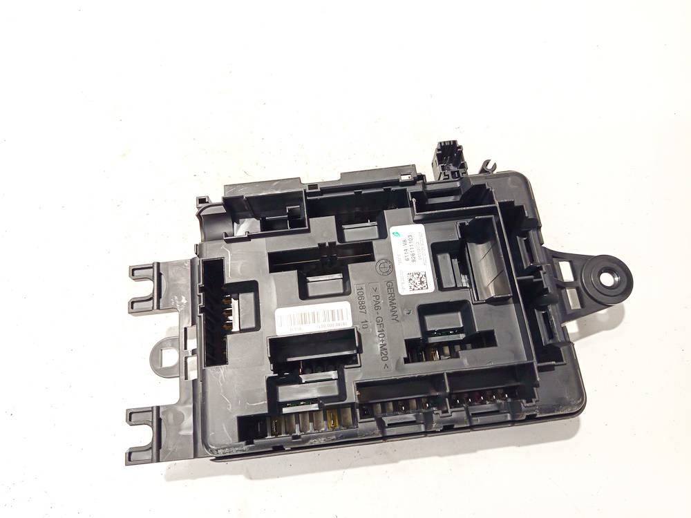 926111103 BMW 1-Series 2012 Fuse box