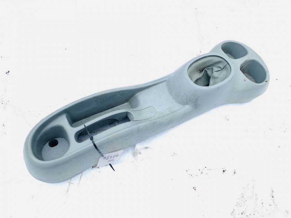 5891152010 Toyota Yaris 2000 Mukinpidike