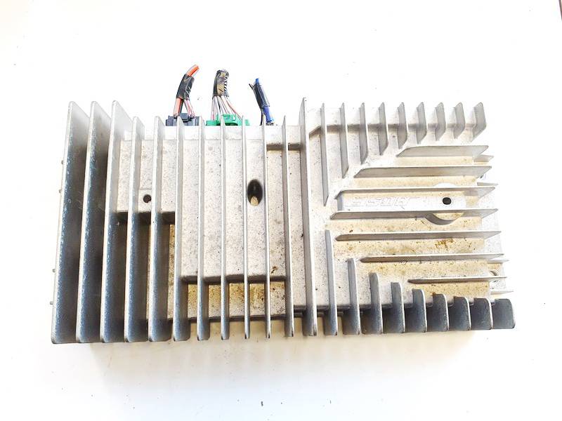 EG2366920A Mazda CX-7 2007 Amplificateur audio