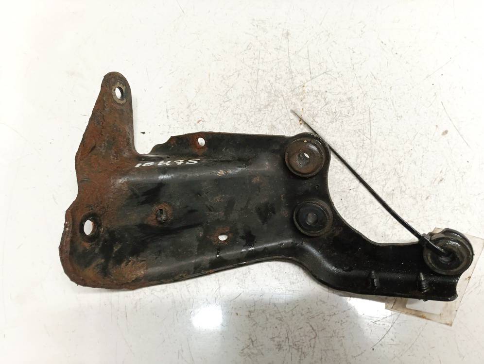 Dodge Grand Caravan 2004 Engine Mount Bracket and Gearbox Mount Bracket - Thumbnail 2