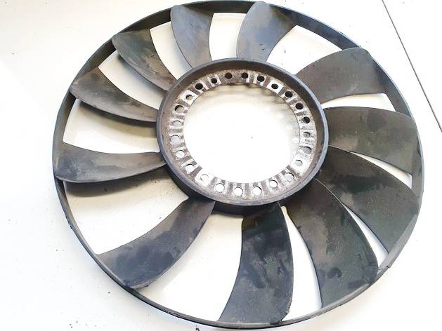 058121301B Volkswagen Passat 1999 Fan Blade