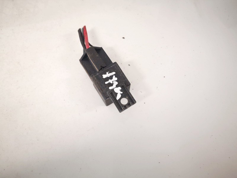 NVF42CZ30A Renault Megane 2003 Przekaźnik