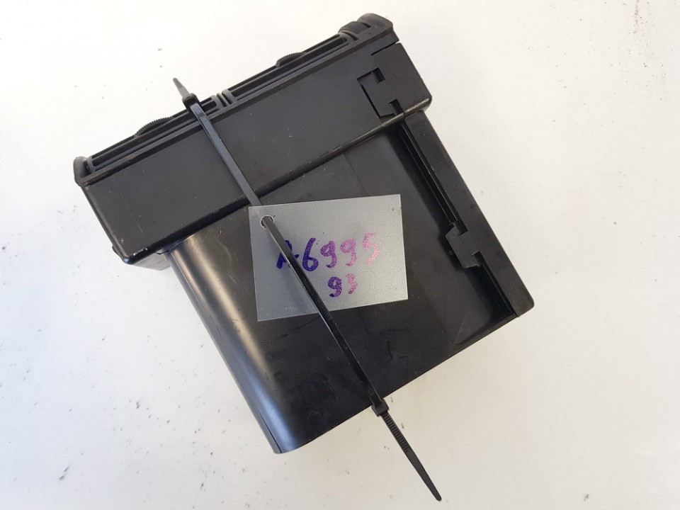 4A1820902 Audi A6 1995 Dash Vent (Air Vent Grille) - Thumbnail 2