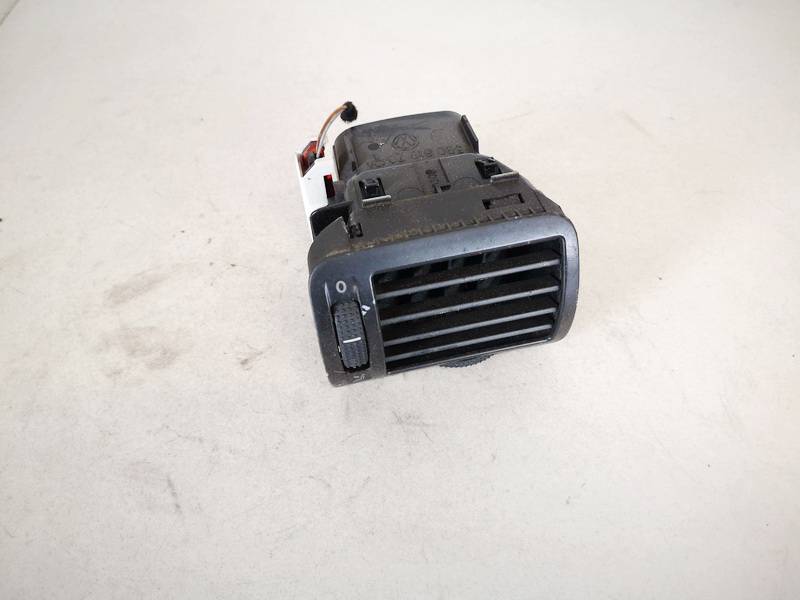 3B0819704A Volkswagen Passat 1998 Dash Vent (Air Vent Grille)