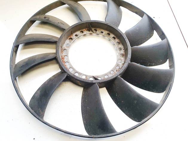 058121301B Volkswagen Passat 1999 Fan Blade