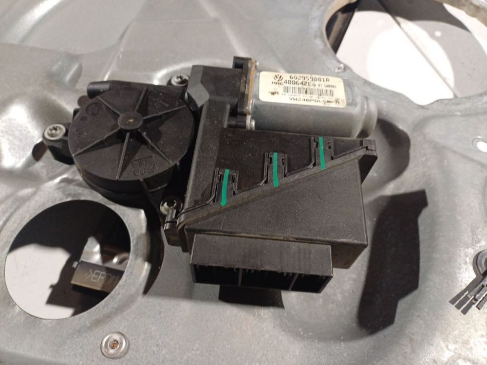 602959801A Volkswagen Polo 2003 Window Motor - FRONT RIGHT