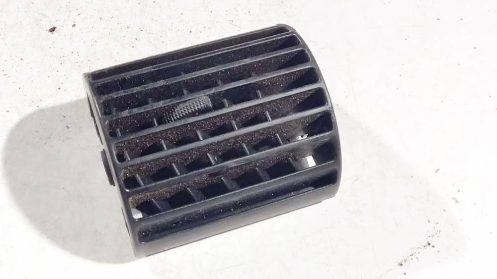 Audi A4 1997 Wloty powietrza do kabiny