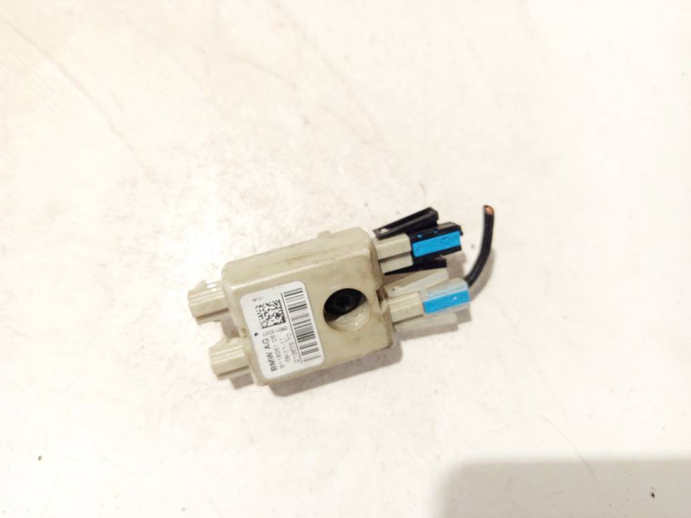 911826106 BMW 5-Series 2012 Antenna Module Unit