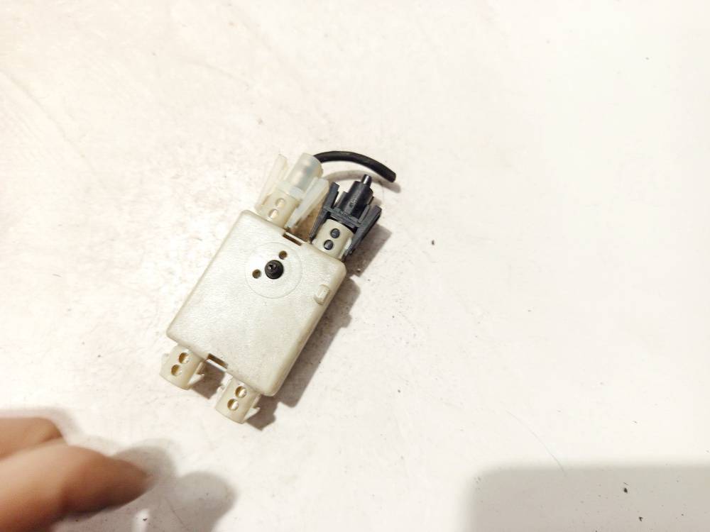 911826106 BMW 5-Series 2012 Antenna Module Unit - Thumbnail 2