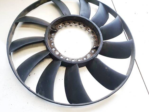 058121301B Volkswagen Passat 2000 Fan Blade