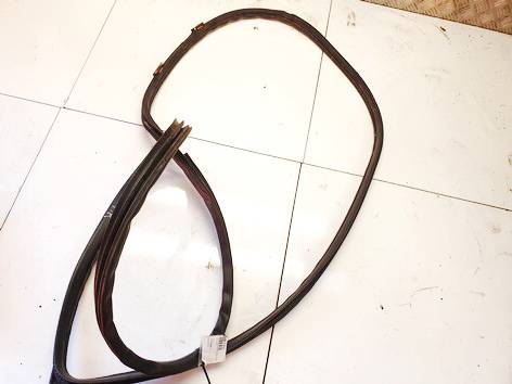 Toyota Corolla 2005 Door Rubber - FRONT LEFT