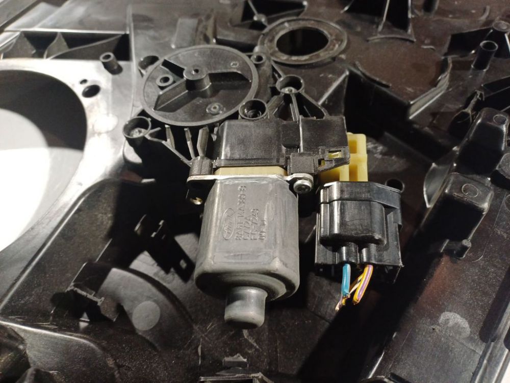 8A6114A3893 Ford Fiesta 2009 Duru lango pakelejo varikliukas P.K. - Thumbnail 2