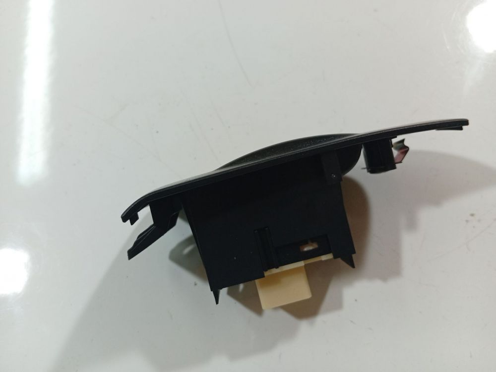 8657 Toyota Avensis 2005 Stiklo valdymo mygtukas (lango pakeliko mygtukai) - Thumbnail 2