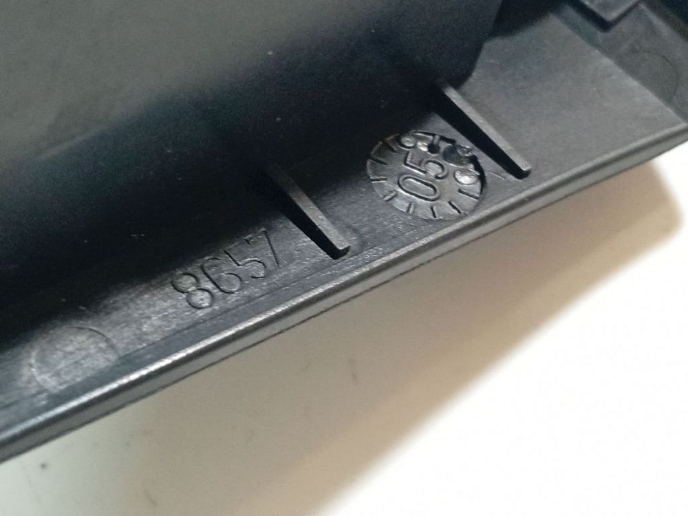 8657 Toyota Avensis 2005 Stiklo valdymo mygtukas (lango pakeliko mygtukai) - Thumbnail 4