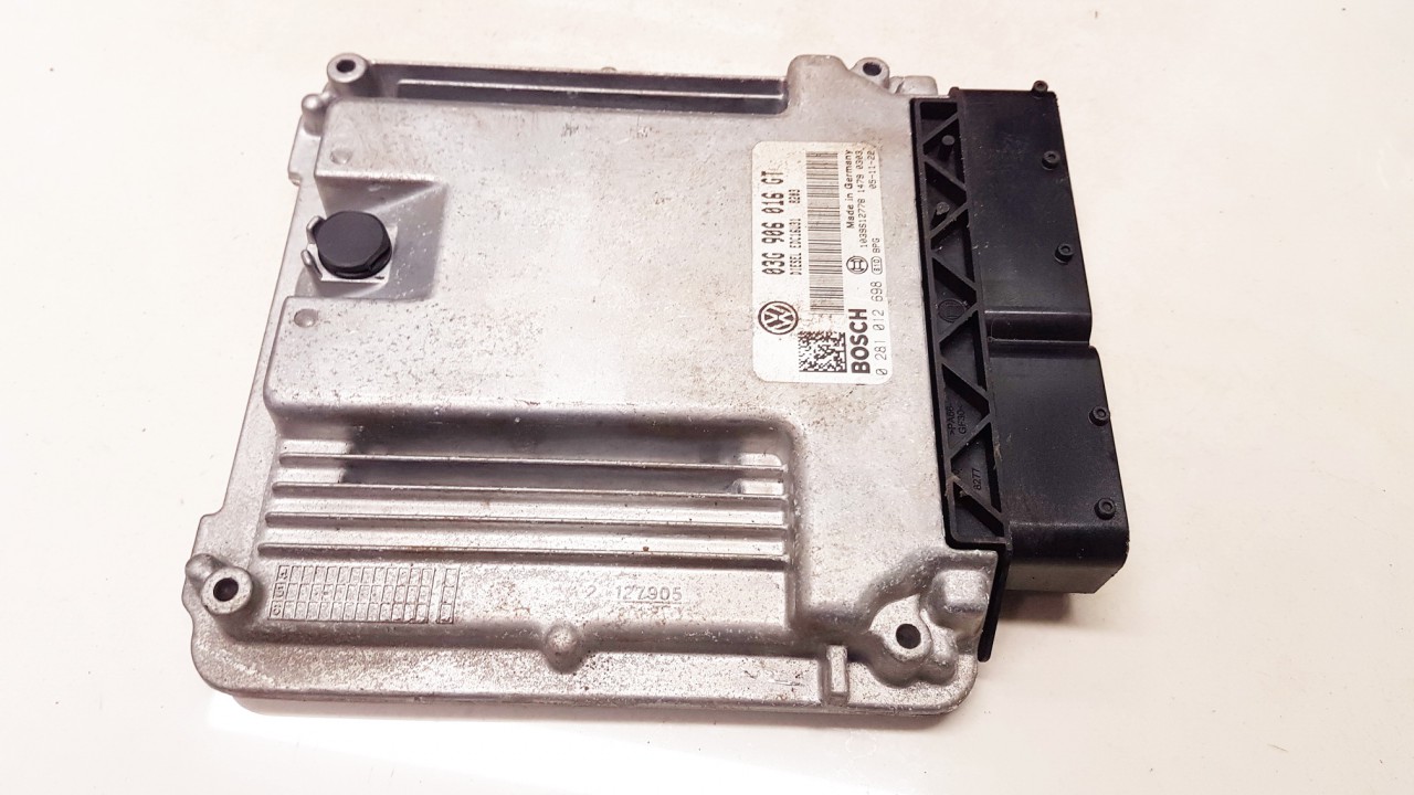 03G906016GT Skoda Superb 2005 CALCULATEUR MOTEUR