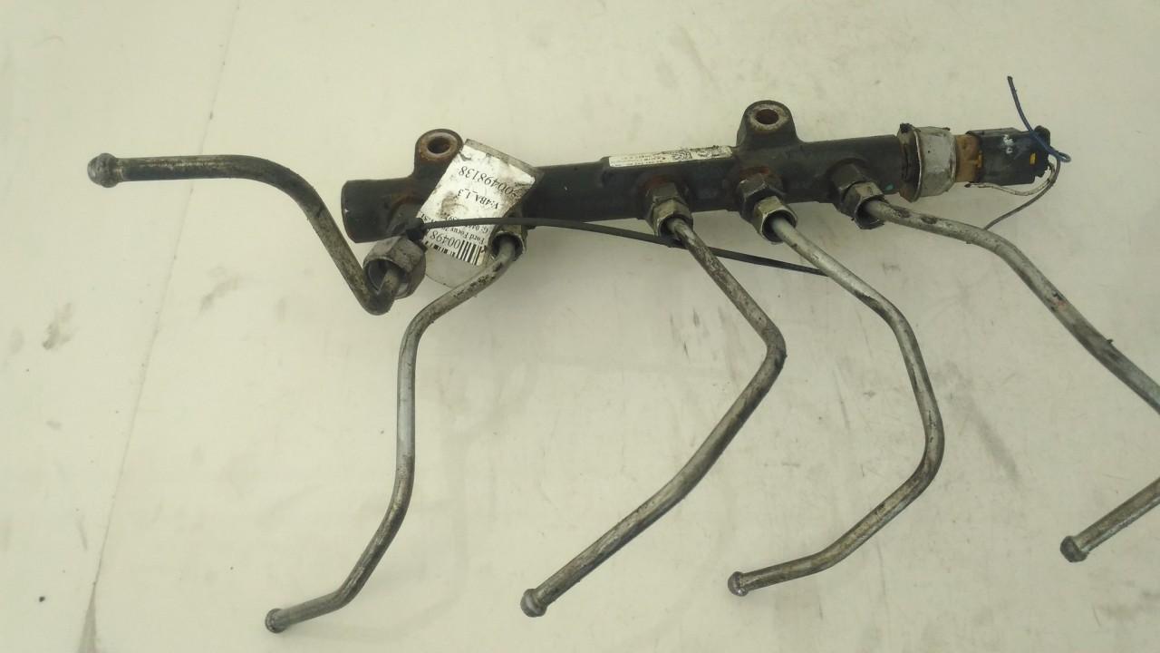 980477678000 Ford Focus 2015 Fuel injector rail (injectors)(Fuel distributor)