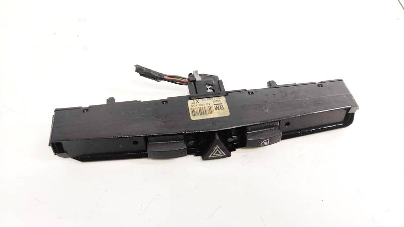 13100105 Opel Astra 2006 Hazard switch