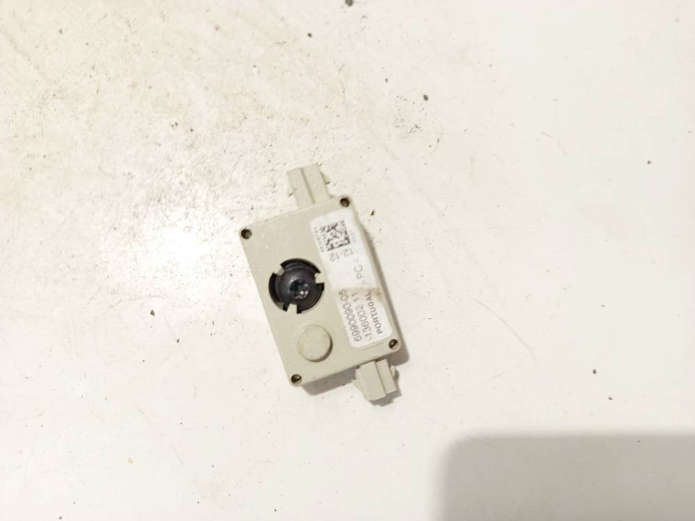 699009005 BMW 3-Series 2005 Pystyantennivahvistin
