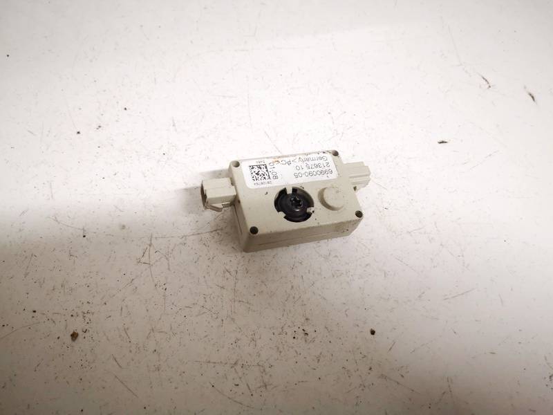 699009005 BMW 3-Series 2005 Pystyantennivahvistin