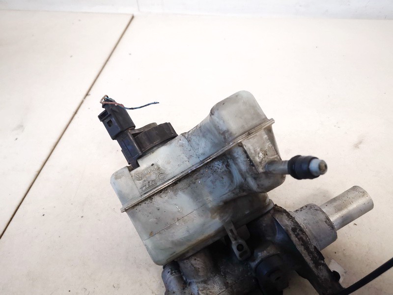 3c2611301 used Brake Master Cylinder Reservoir Volkswagen Passat 2007 2