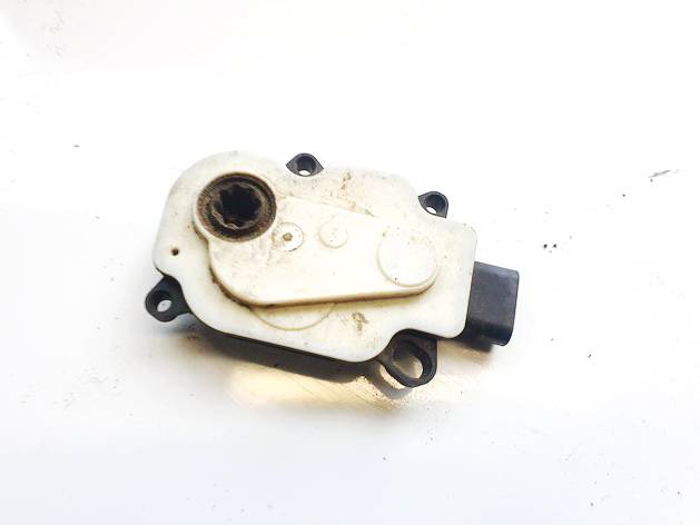 719316809 BMW i3 2015 Peciuko sklendes varikliukas