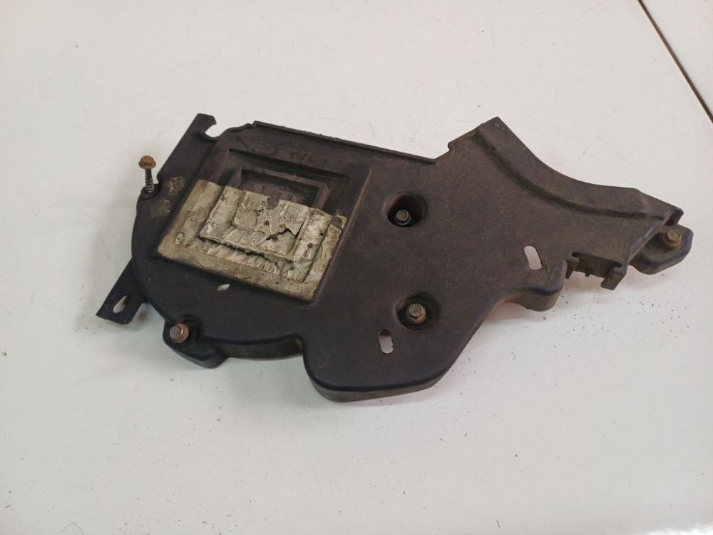 F02937 Ford Fiesta 2002 Osłona paska rozrządu – osłona łańcucha (pokrywa)