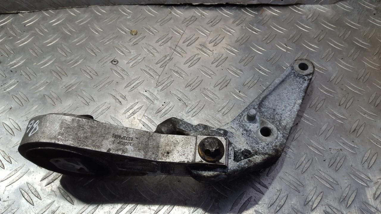 Opel Corsa 2007 Moottorin moottorituki