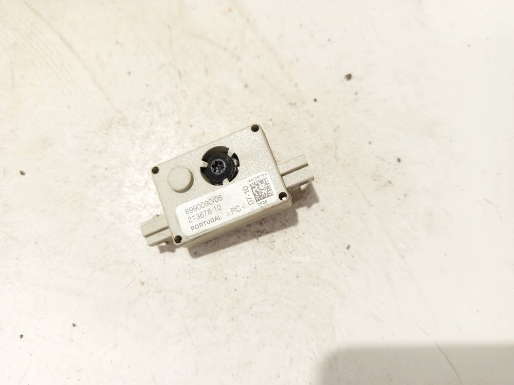 699009005 BMW 3-Series 2005 Pystyantennivahvistin