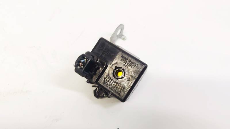 8665013010 Toyota Corolla Verso 2006 Relay module - Thumbnail 2