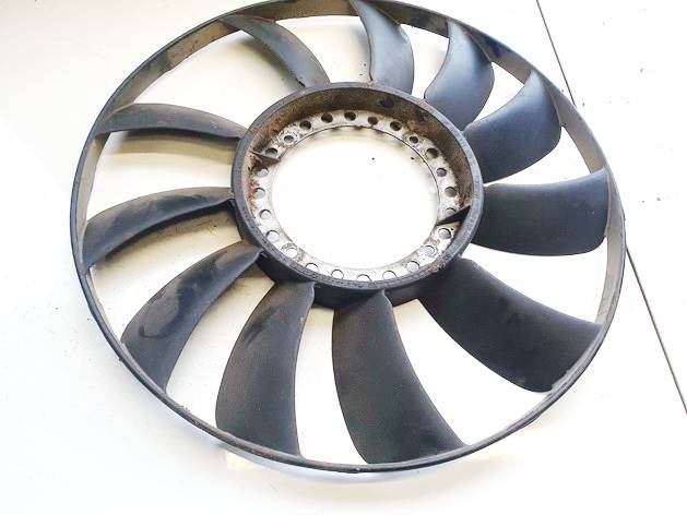 058121301B Volkswagen Passat 1999 Fan Blade