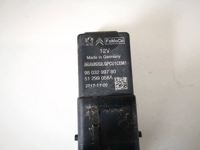 9803299780 Citroen C4 2018 Zvakiu Pakaitinimo rele - Thumbnail 2