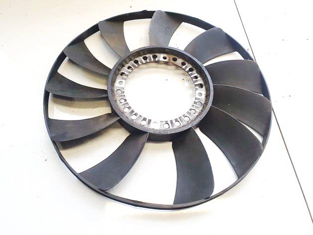 058121301B Volkswagen Passat 1999 Fan Blade