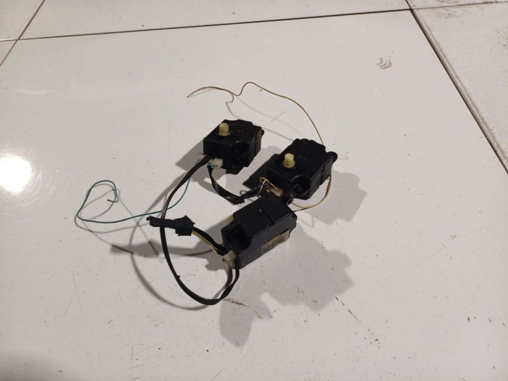 E2000 Citroen Xsara Picasso 2006 Heater Vent Flap Control Actuator Motor - Thumbnail 3