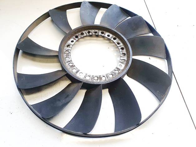 058121301B Volkswagen Passat 1999 Fan Blade