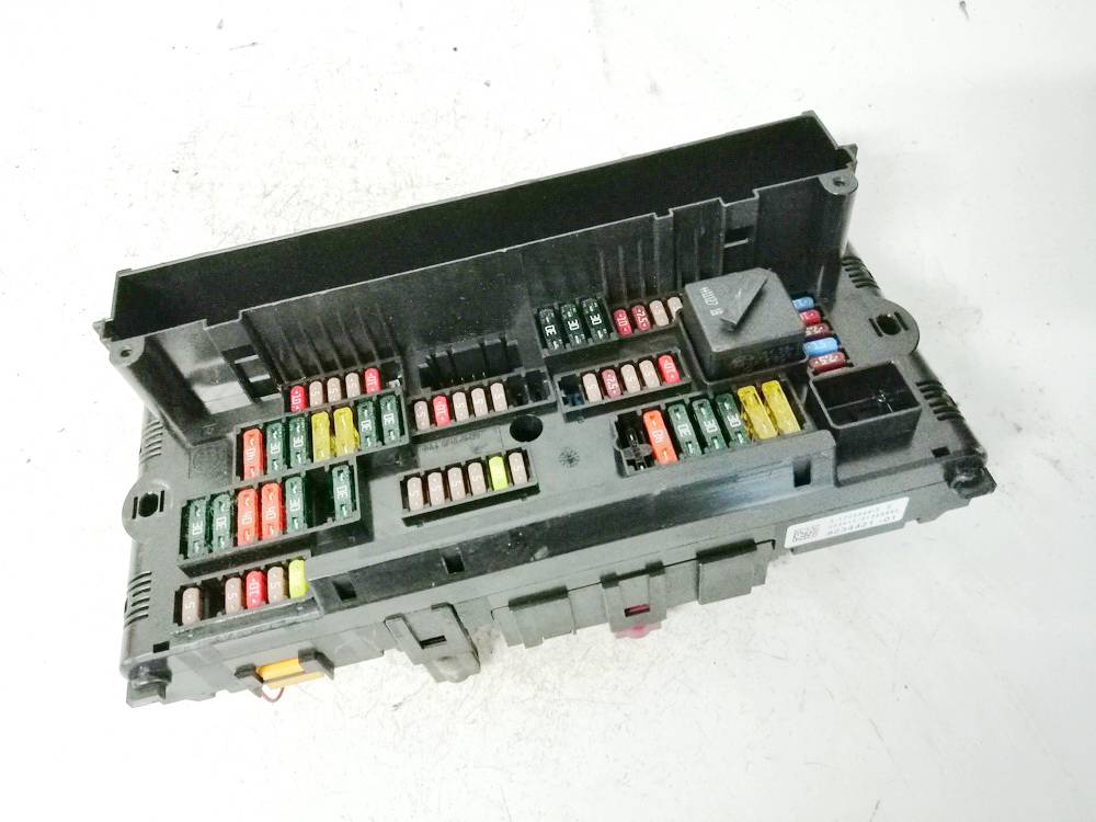 923442101 BMW 5-Series 2010 Fuse box
